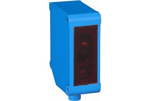 Short range distance sensors