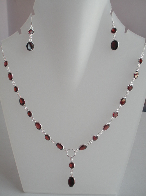 Same As Picture Garnet Necklace