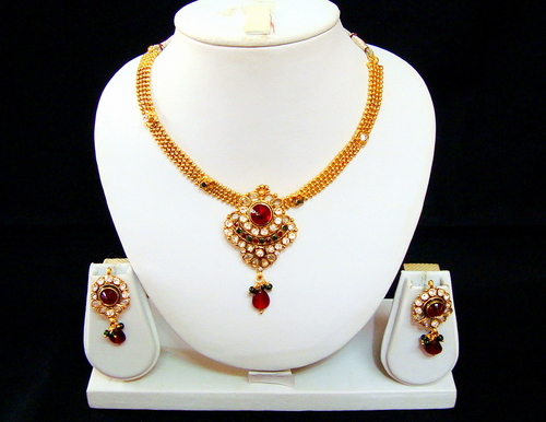 Red Green Necklace Set -111