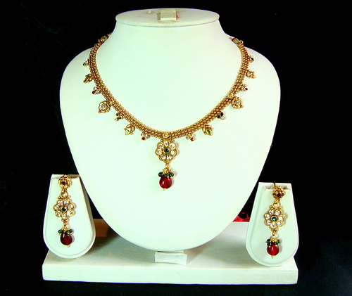 Red Green Necklace Set 112