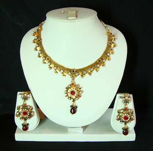 Red Green Golden Necklace Set 116