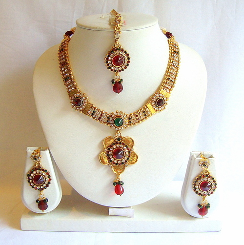 Red Green Necklace Set 118