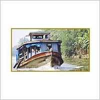 Kerala Houseboat Packages - Wooden Variable Length Houseboats, Floral Decor | Romantic Experience, Nature Exploration, Modern Facilities