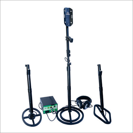 Sk MD III - Pulse Induction Technology, Three Coils, Bar Graph Display | Deep Search, Adjustable Sensitivity, Waterproof Coils, Rechargeable Battery