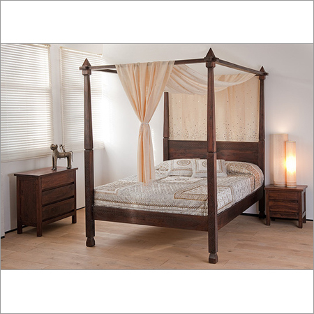 Pillar Bed