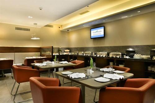 Exclusive Hotel Service Unit