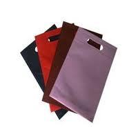 Non Woven D Cut Plain Bags By AROMA FABRICS