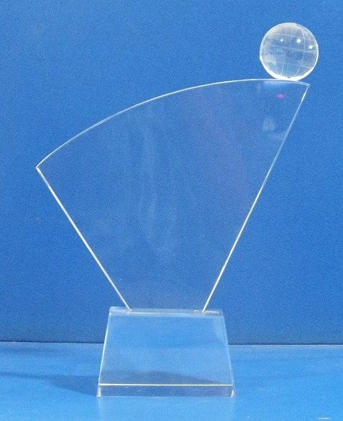 Crystal Trophy - Crystal Glass 200x150x15 mm, Clear Rectangular Base, Elegant Design, Engraving Option