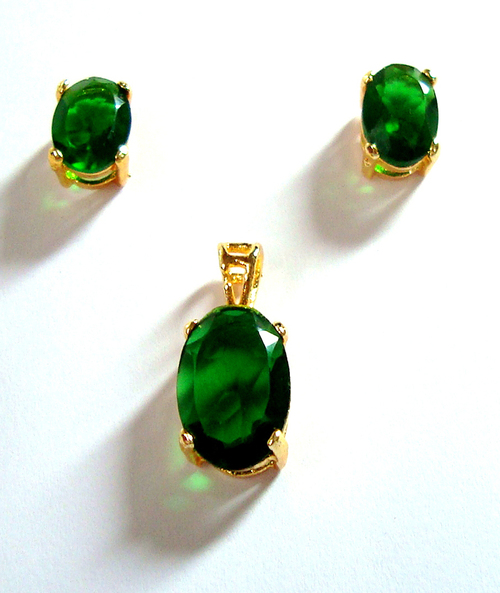 Emarald Green Pendant Earrrings Set 218