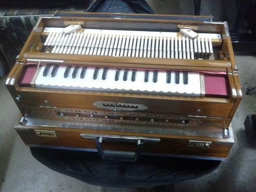 Triple Reed Harmonium