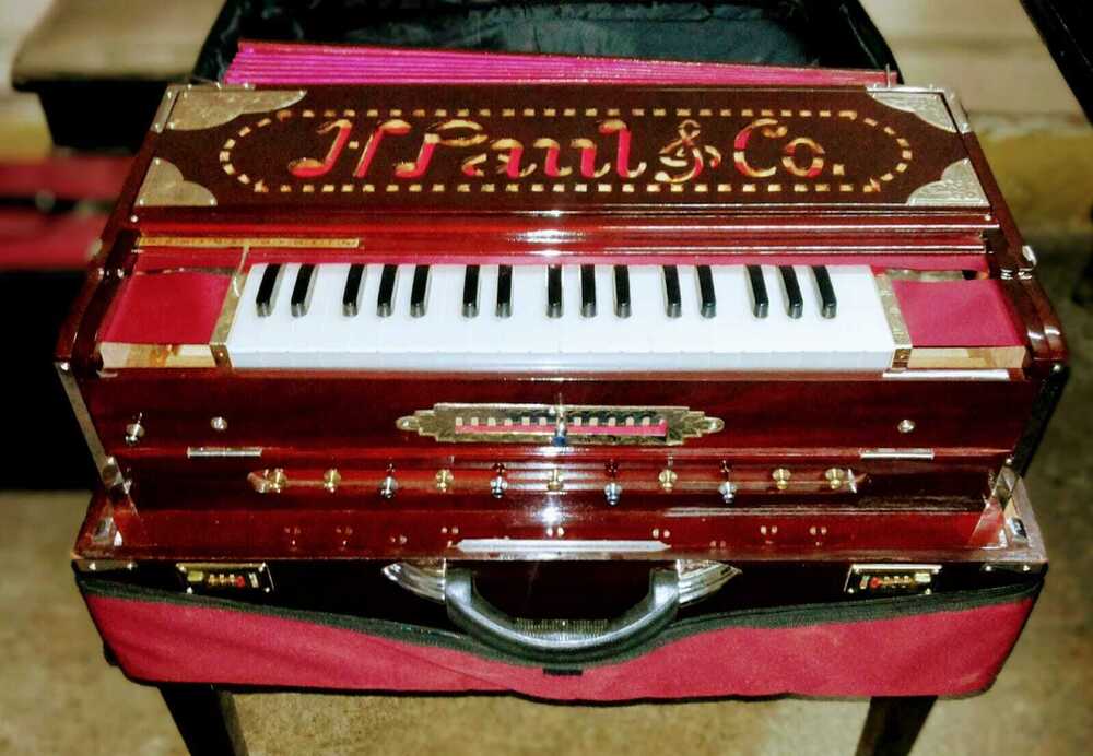 Triple Reed Harmonium - Application: Professional Singing