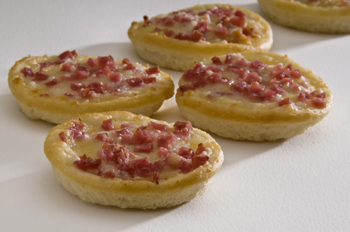 Frozen Mini Pizzas With Ham & Bacon