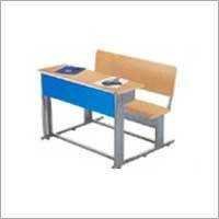 क्लासरूम टेबल