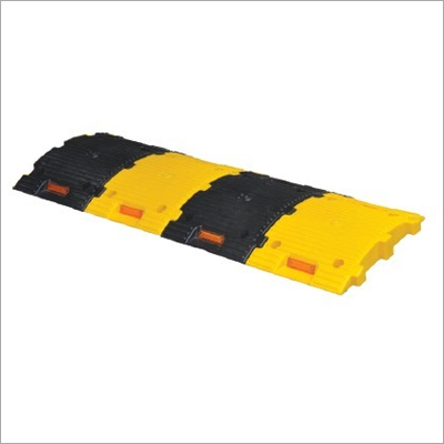 Plastic Speed Breakers - 50x350x250 mm | Sturdy Plastic, Resistant to Moisture & Temperature, Interlocking Grip Design, Acrylic Reflectors