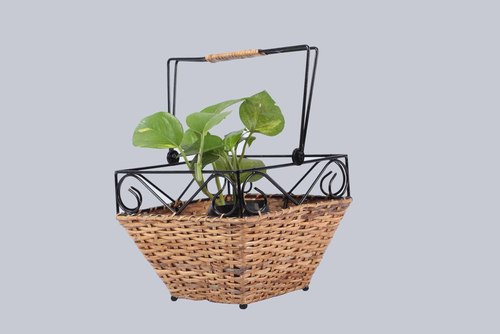 स्क्वायर हैंगिंग प्लांटर