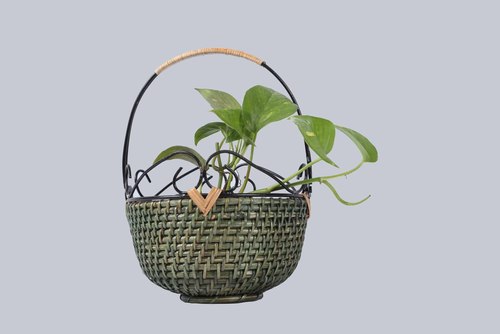 ROUND HANGING PLANTER