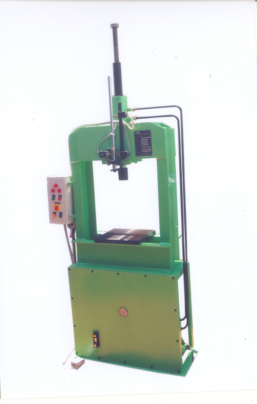 Semi Automatic Broaching Machine