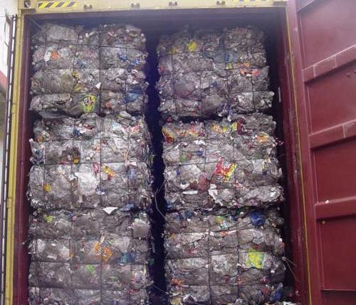 Uncrushed scrap pet bottles