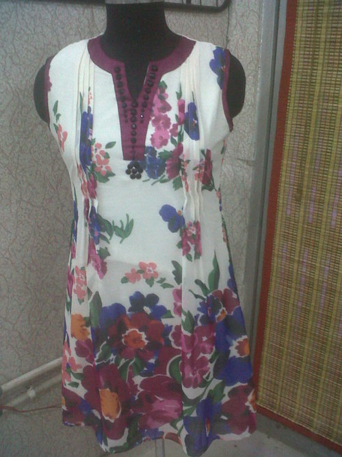 Tunics - Silk, 30 Inches, Off-White | Stylish Design, Soft Fabric, Comfortable Fit, Floral Print, Versatile Style, V-Neck, Sleeveless