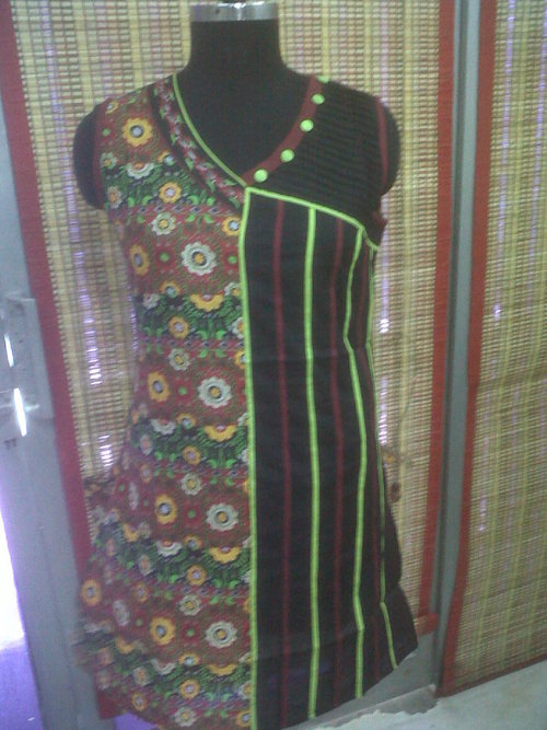 Tunics - Cotton, Medium, 30 Inches, Black | V-neck, Sleeveless, Stylish Design, Comfortable Fit, Durable Fabric, Unique Pattern