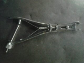 Plate and bon holding farcupes