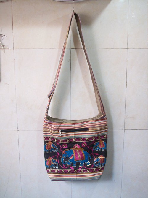 Hanthi Long Belt Bag