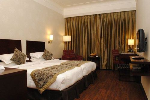 Studio Hotel Room