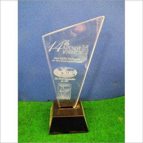 Crystal Trophy - Crystal Glass 200x150x18 mm, Black Plastic Base, Laser Etched Engraving, Elegant Design