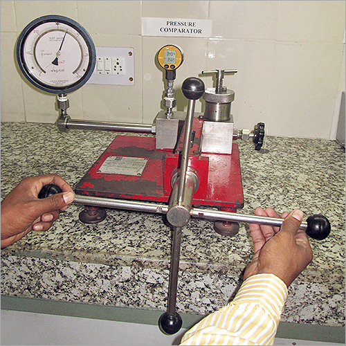 Pressure Comparator Calibration Services