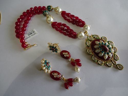 Vatika Fusion Kundan Pacchi Beads Necklace Set