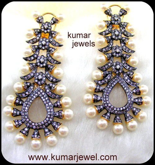 Oxidized Pearl Danglers