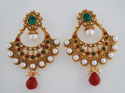 Veni Chand earring