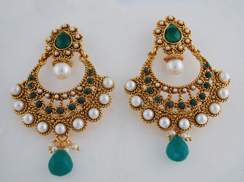 Veni Chand earring