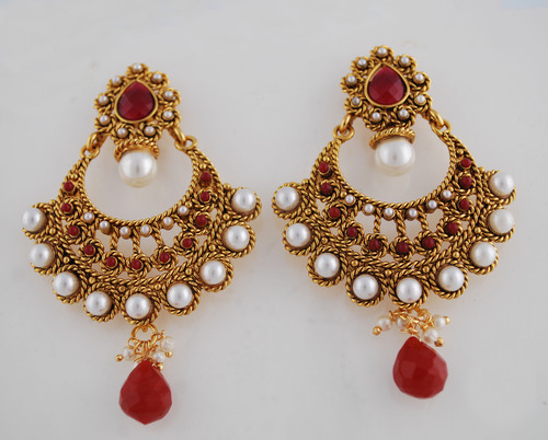 Veni Chand earring