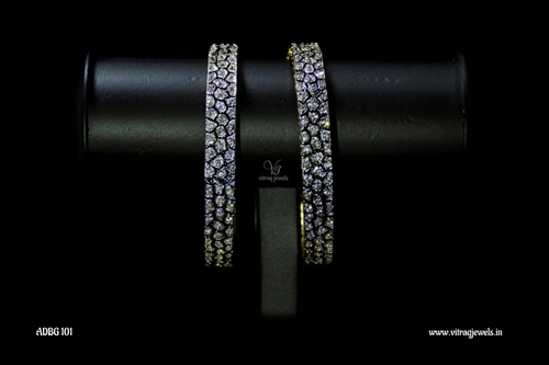 Fashion bangles