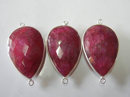 25 टुकड़ा Lot of Dyed Ruby Gemstone Connectors