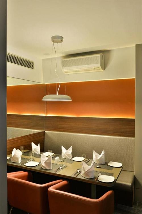 DINING ROOM TABLE FURNITURE