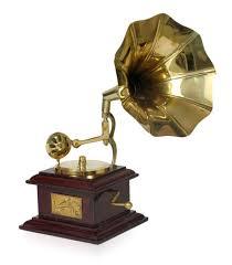ANTIQUE GRAMOPHONE SHINE