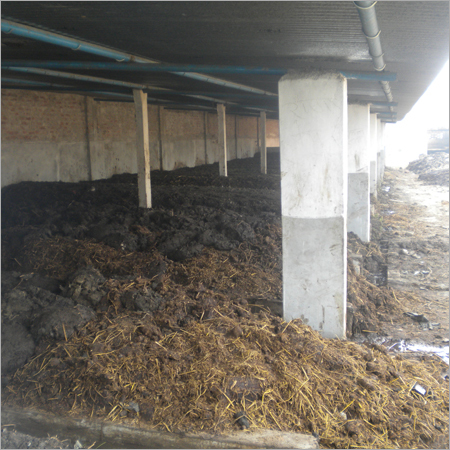 Vermicompost Fertilizer - Organic Matter, N: 1-2%, P: 0.5-1%, pH: 6-7 | Nutrient-Rich, Adulteration Free, Long Shelf Life, Enhances Soil Aeration