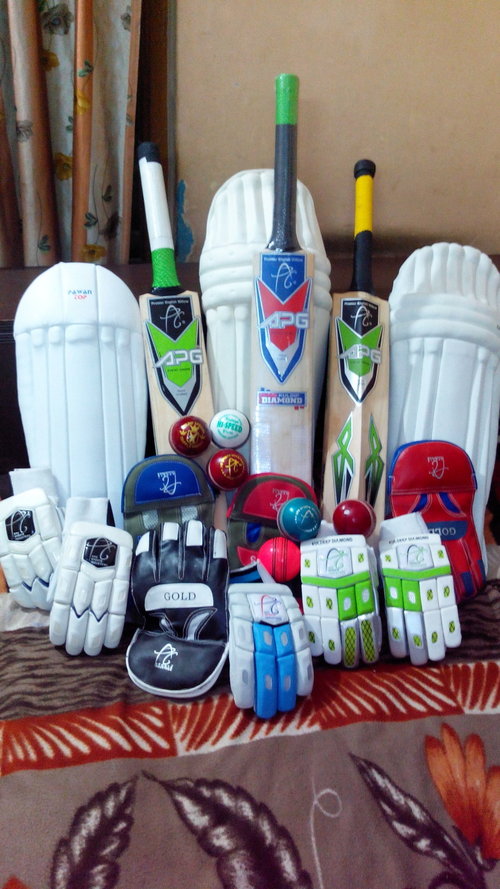White Apg Cricket Equipments