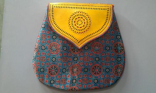 LEATHER PURSE