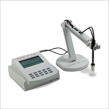 3200C Conductivity Meter