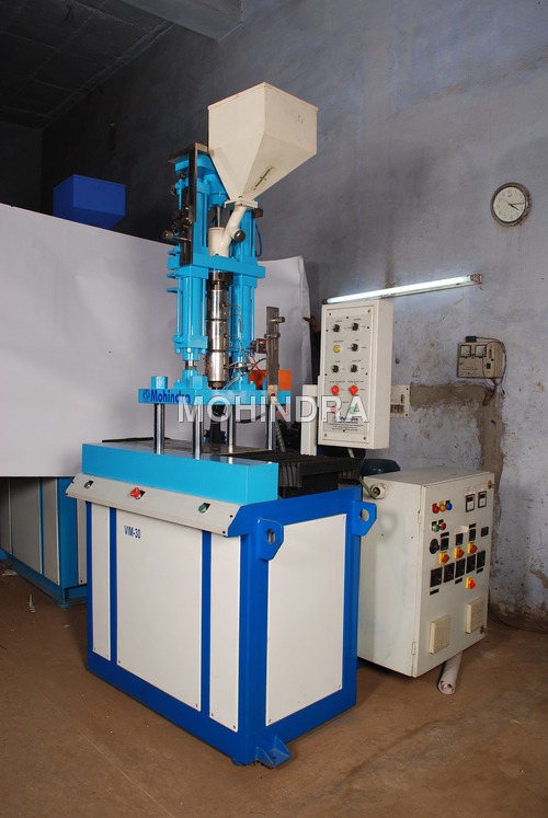 Vertical Injection Moulding Machine