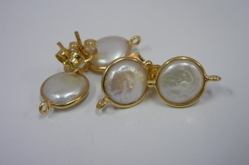 Earrings White Pearl Connector