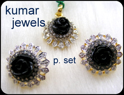 Black Rose Pendant Set