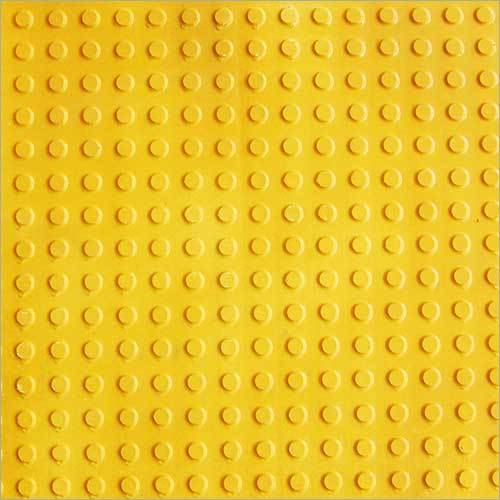 Round Checkered Tiles