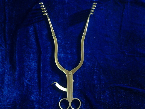 Self Retaining Retractor