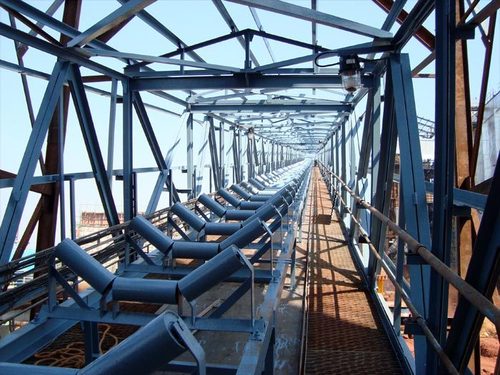 Wide belt conveyor