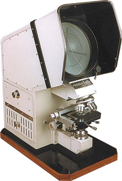 Polarising Projection Microscope