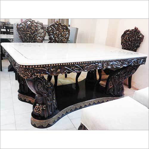 Dinnig Table